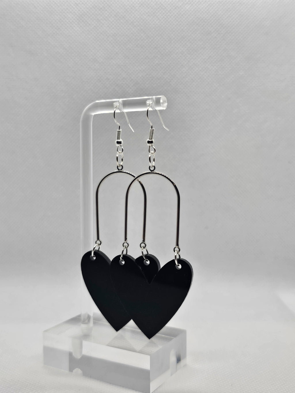 Black heart-shaped earrings  image 0
