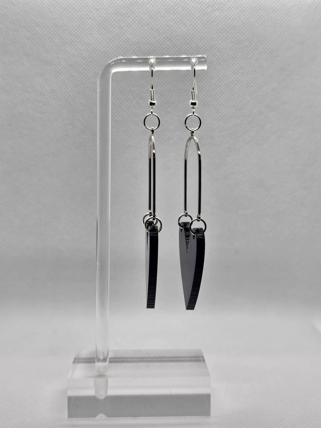 Black heart-shaped earrings  image 1