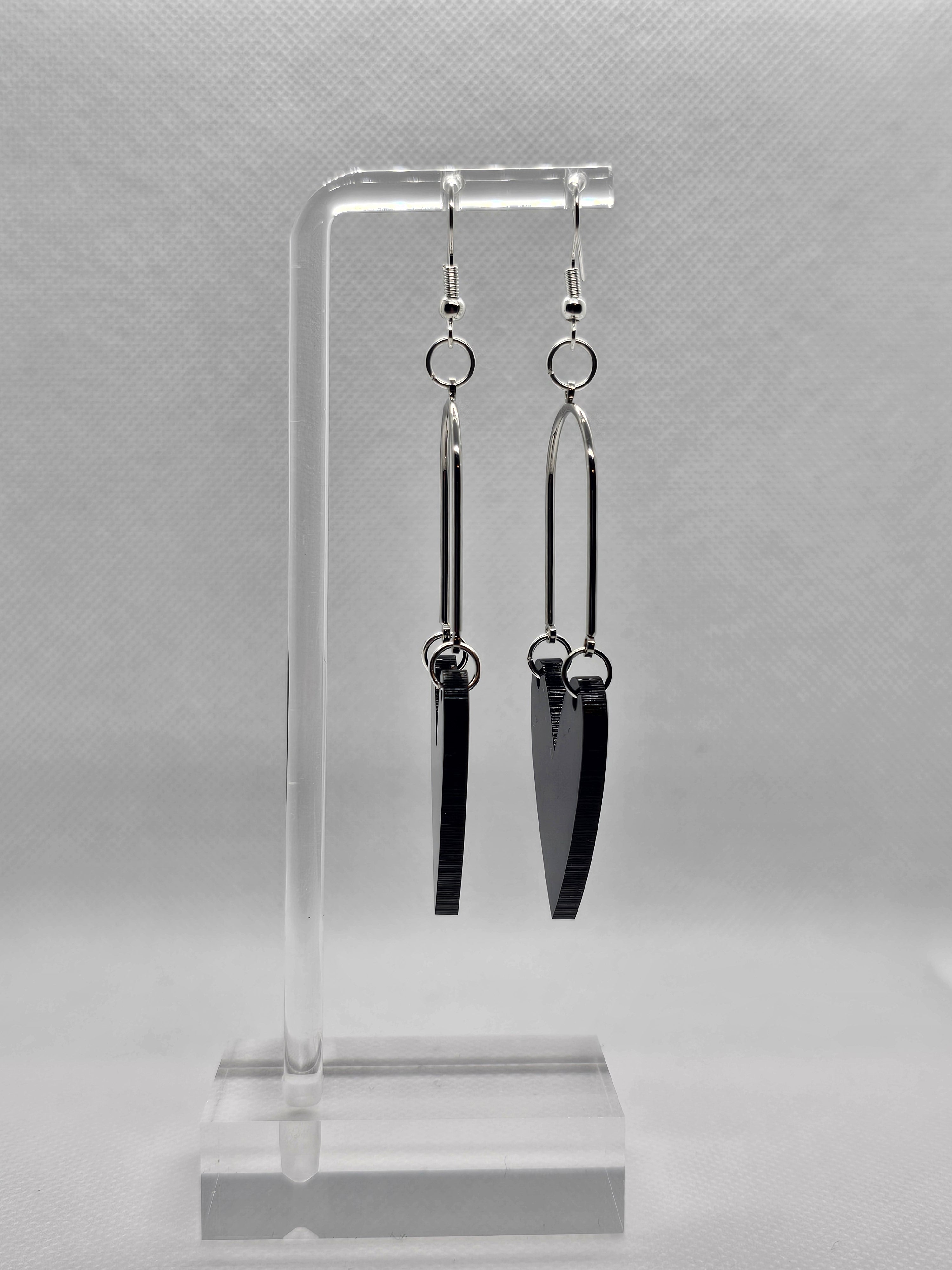 Black heart-shaped earrings  image 1