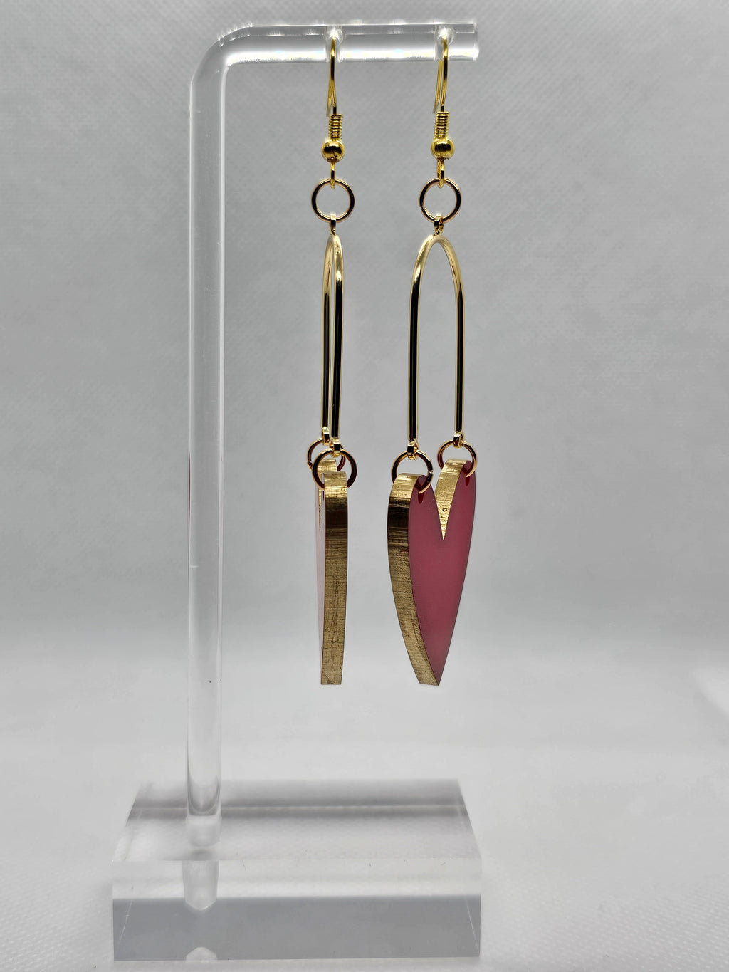 Red heart-shaped earrings  image 1